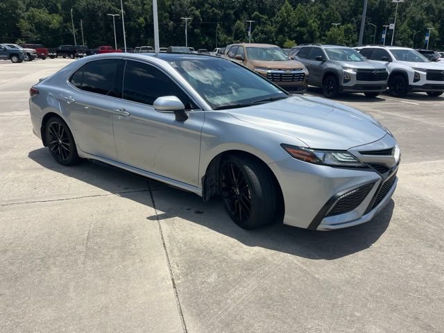 Used 2022 Toyota Camry XSE FWD image 9