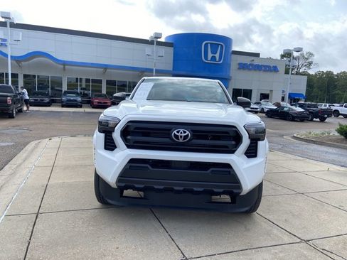 Used 2024 Toyota Tacoma SR RWD image 3