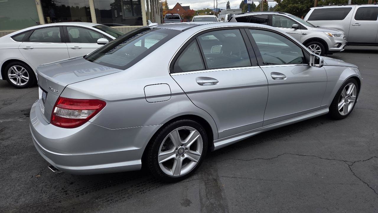 Used 2011 Mercedes-Benz C 300 4MATIC Sedan image 7