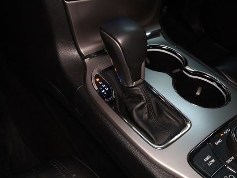 Used 2019 Jeep Grand Cherokee Limited AWD/4WD image 31
