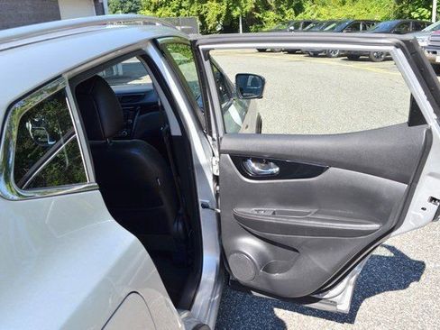 Used 2022 Nissan Rogue Sport SV w/ Technology Package AWD/4WD image 27
