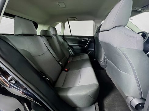 Used 2025 Toyota RAV4 XLE AWD/4WD image 26