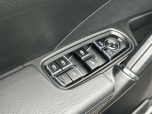 Used 2014 Porsche Cayenne image 20