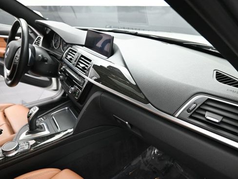 Used 2017 BMW 330i Sedan RWD image 23