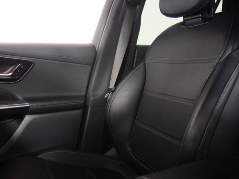 Used 2024 Mercedes-Benz GLC 300 4MATIC image 21