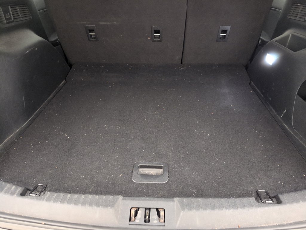 Used 2018 Ford Edge SE FWD image 29
