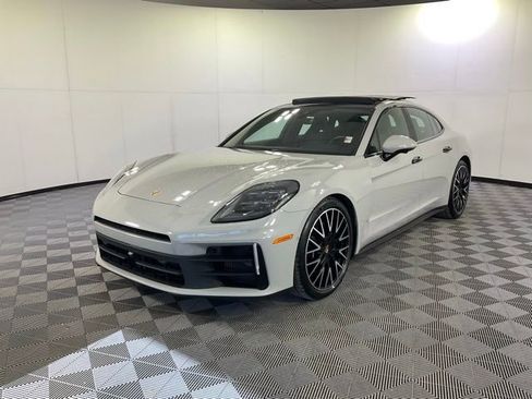Used 2024 Porsche Panamera 4 image 1