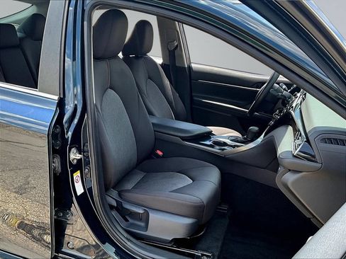 Used 2019 Toyota Camry LE FWD image 29