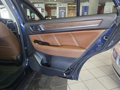 Used 2018 Subaru Outback 3.6R Touring image 15