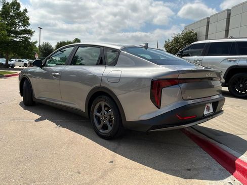 Used 2025 Kia K4 FWD image 8