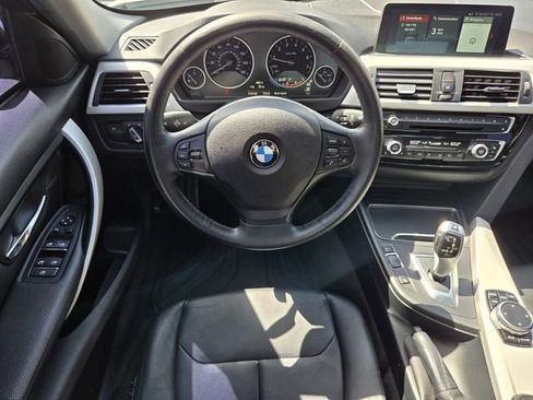 Used 2017 BMW 320i xDrive Sedan AWD/4WD image 16
