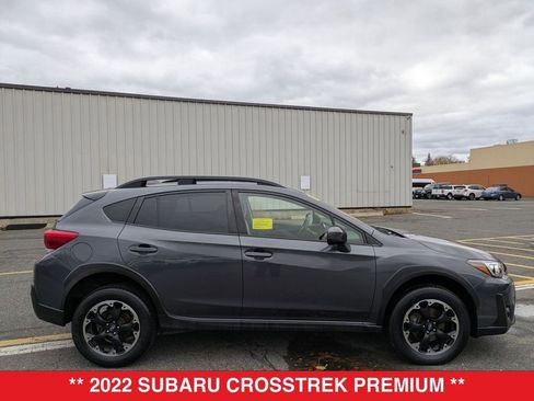 Used 2022 Subaru Crosstrek 2.0i Premium w/ Moonroof Package image 3