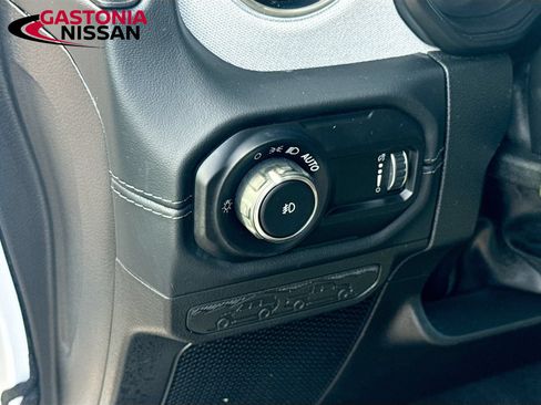 Used 2024 Jeep Wrangler Unlimited Sahara AWD/4WD image 13