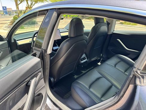 Used 2018 Tesla Model 3 Long Range AWD/4WD image 9
