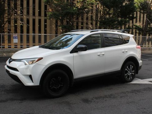 Used 2018 Toyota RAV4 LE w/ All Weather Liner Package AWD/4WD image 12