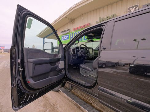 New 2026 Ford F250 Platinum image 18