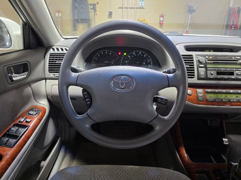 Used 2004 Toyota Camry XLE FWD image 20