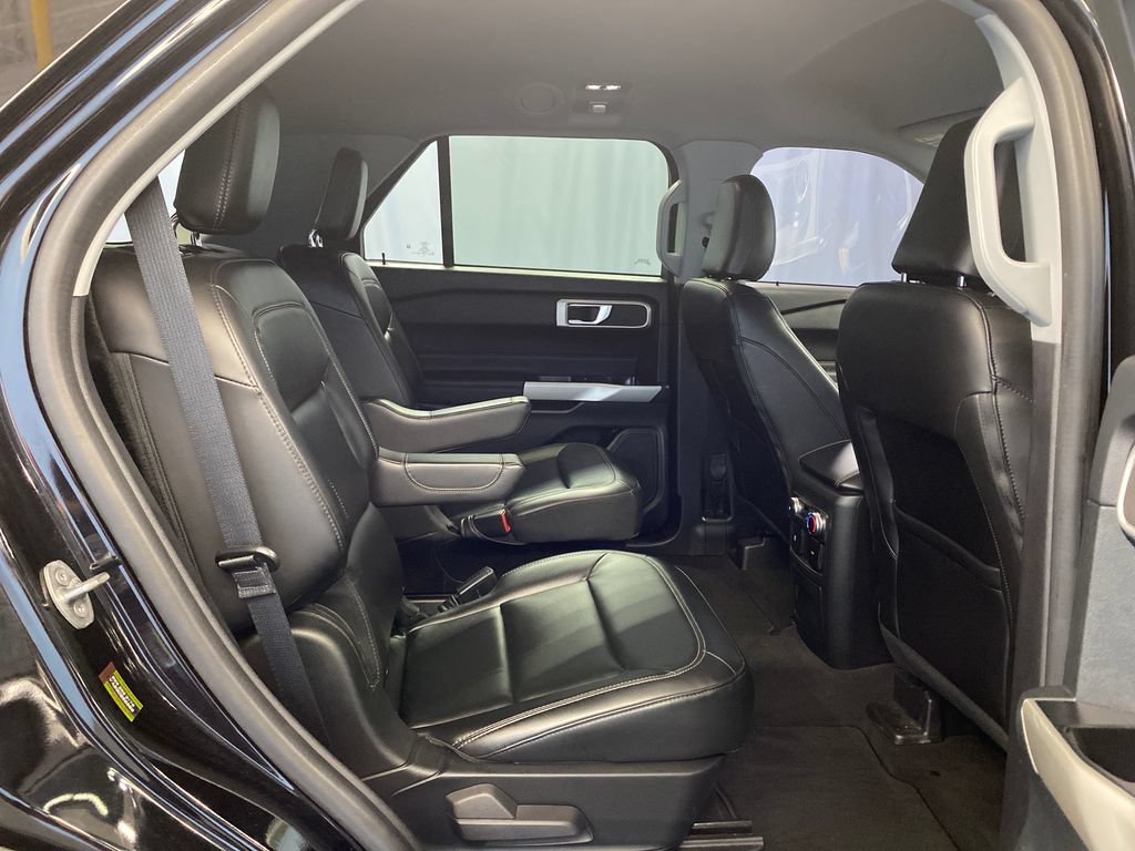 Used 2022 Ford Explorer XLT w/ Equipment Group 202A AWD/4WD image 37
