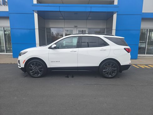 Certified 2022 Chevrolet Equinox RS w/ LPO, Floor Liner Package image 6