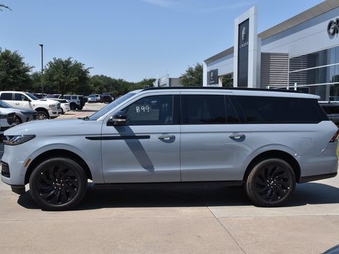 New 2025 Lincoln Navigator L Reserve w/ Jet Appearance Package image 11