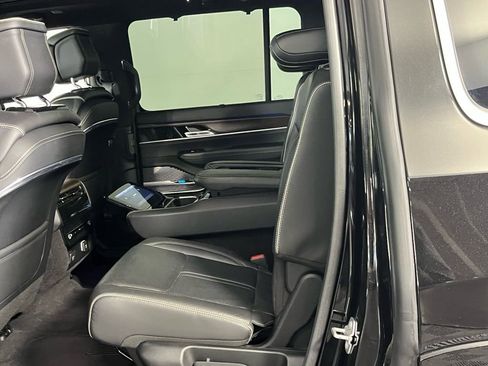 Certified 2022 Jeep Grand Wagoneer Series II w/ Convenience Group III image 24