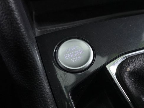 Used 2023 Volkswagen Tiguan SE w/ Panoramic Sunroof Package image 22