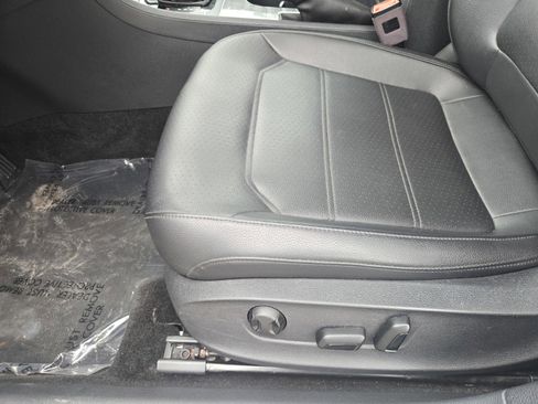 Used 2018 Volkswagen Passat 2.0T SE image 16