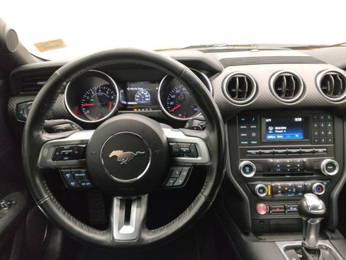 Used 2018 Ford Mustang Coupe RWD image 22