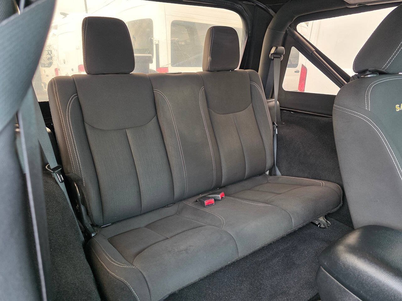 Used 2015 Jeep Wrangler Sahara w/ Connectivity Group AWD/4WD image 9