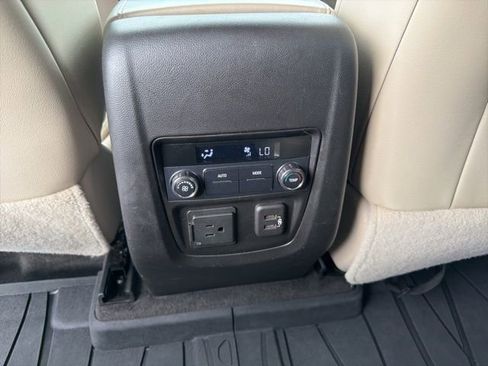 Used 2019 Buick Enclave Essence FWD image 16