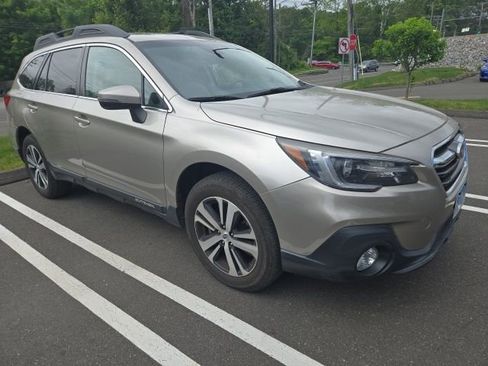 Used 2019 Subaru Outback 2.5i Limited AWD/4WD image 14