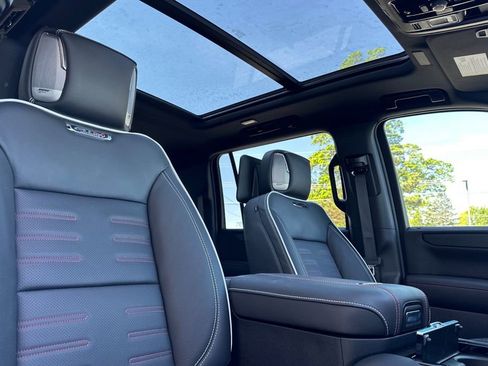 New 2026 GMC Yukon XL AT4 Ultimate AWD/4WD image 19