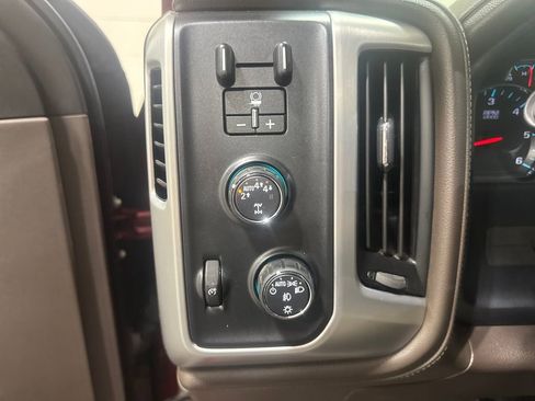 Used 2018 GMC Sierra 1500 SLT AWD/4WD image 28