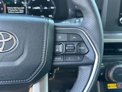 Used 2025 Toyota 4Runner TRD Off-Road AWD/4WD image 14