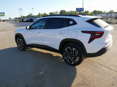 New 2026 Chevrolet Trax RS w/ Sunroof Package image 5