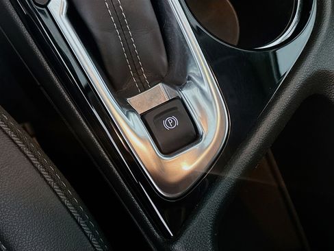 Used 2025 Buick Encore GX Preferred image 25