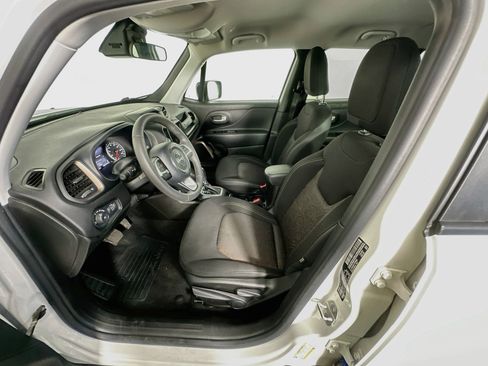 Used 2023 Jeep Renegade Latitude AWD/4WD image 13