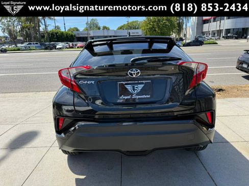 Used 2018 Toyota C-HR XLE FWD image 6