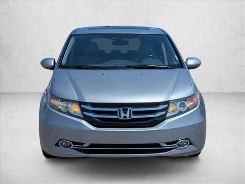 Used 2016 Honda Odyssey Touring Elite image 2