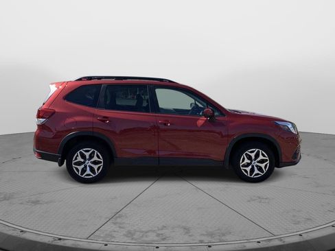 Used 2023 Subaru Forester Premium AWD/4WD image 2