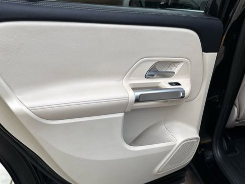 Certified 2020 Mercedes-Benz GLB 250 image 23