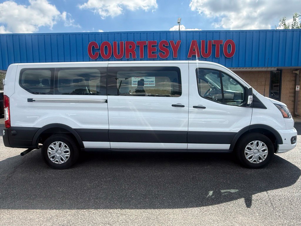 Used 2024 Ford Transit 350 XLT RWD image 11