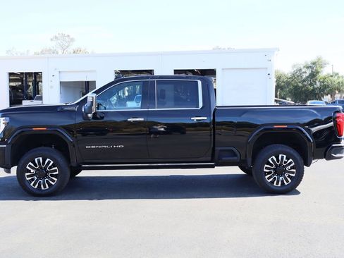 Used 2024 GMC Sierra 2500 Denali Ultimate image 5