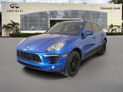 Used 2018 Porsche Macan AWD/4WD image 2
