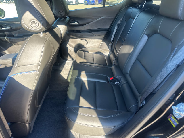 Used 2025 Buick Envista Sport Touring w/ Convenience I Package FWD image 17