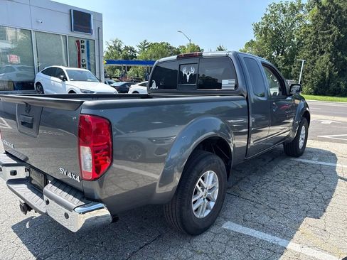 Used 2016 Nissan Frontier SV w/ SV Value Truck Package AWD/4WD image 3
