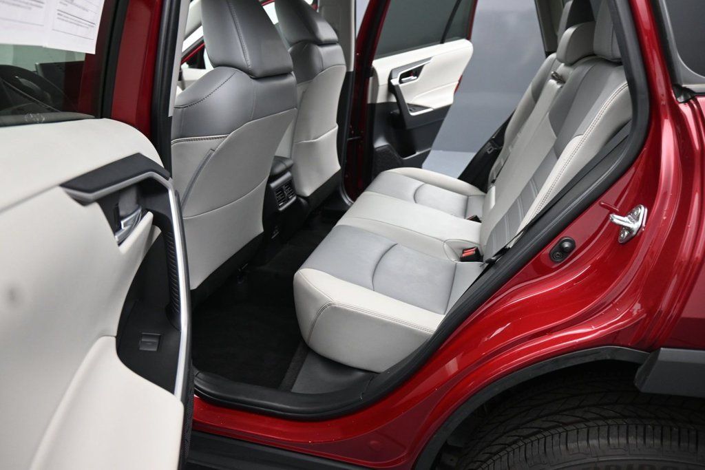 Used 2023 Toyota RAV4 XLE Premium FWD image 16