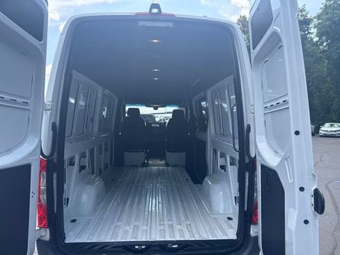Used 2025 Mercedes-Benz Sprinter 2500 image 14