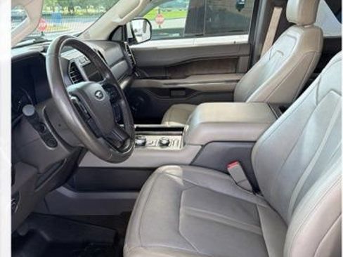 Used 2019 Ford Expedition Limited w/ Equipment Group 302A AWD/4WD image 8