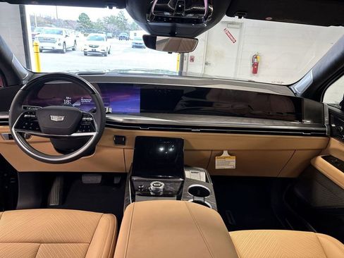 New 2025 Cadillac Escalade IQ Luxury 2 image 25